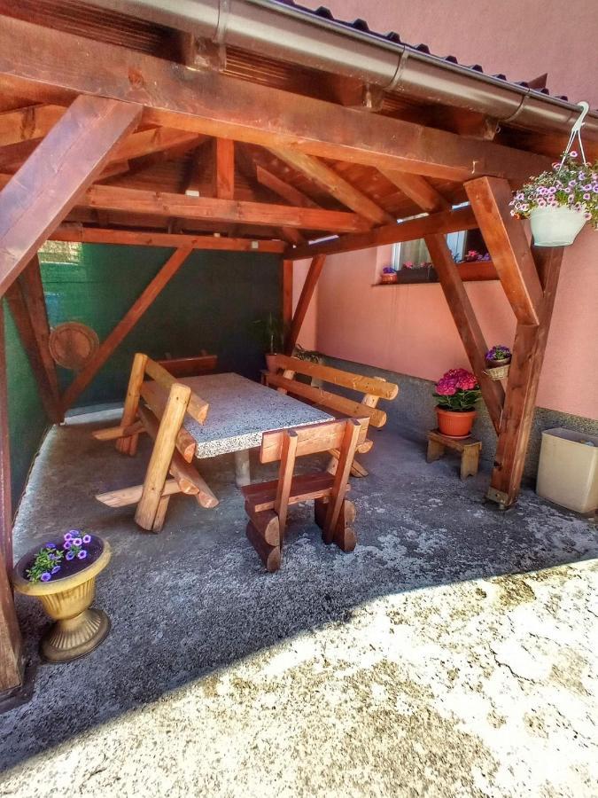Guest House Bosnian House Hrasnica エクステリア 写真