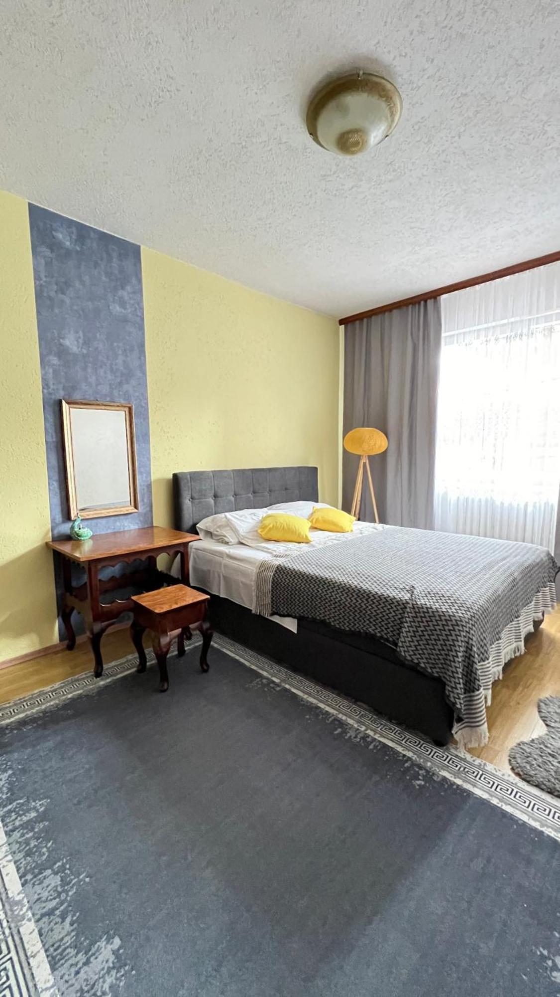 Guest House Bosnian House Hrasnica エクステリア 写真