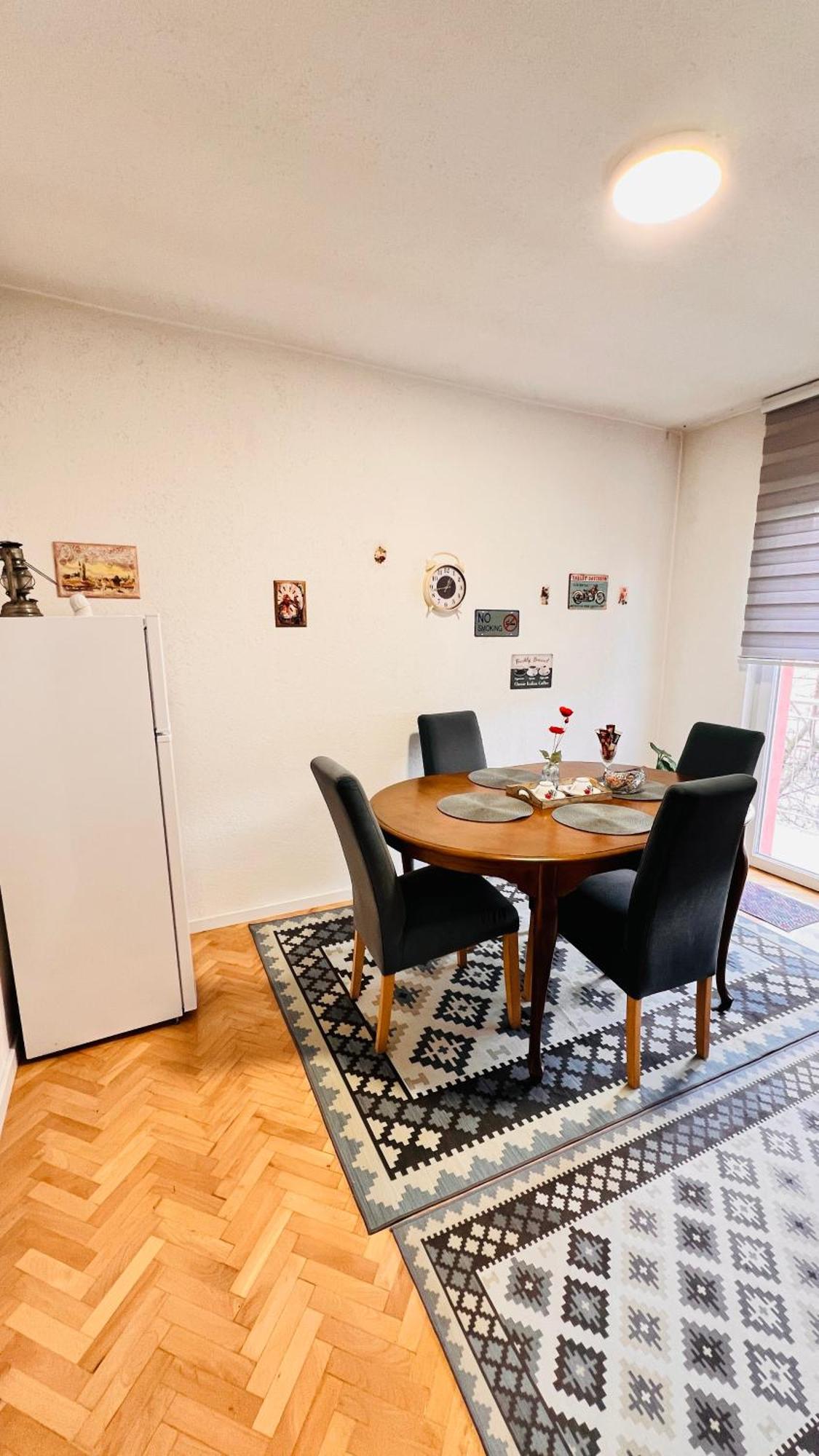 Guest House Bosnian House Hrasnica エクステリア 写真