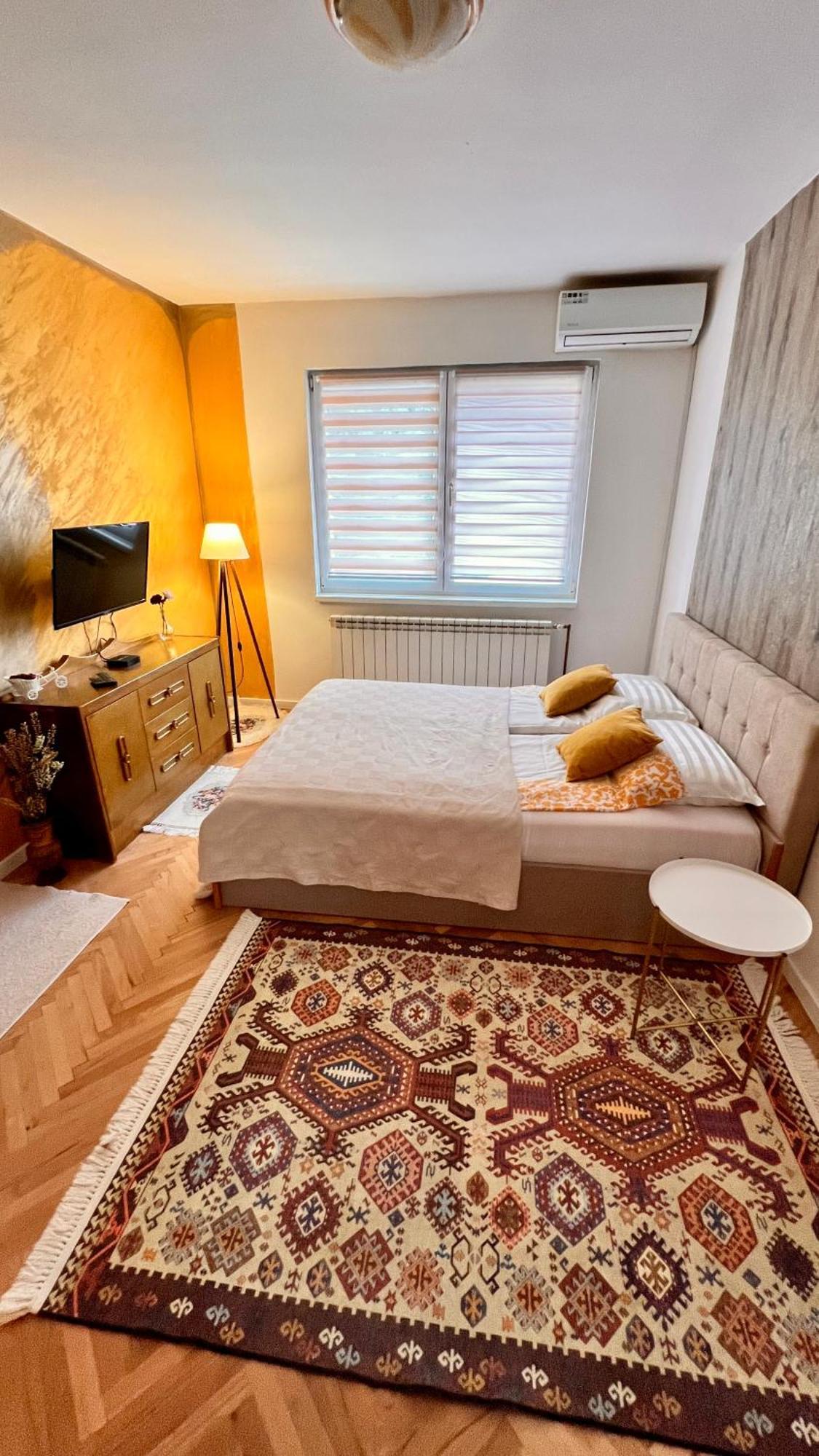 Guest House Bosnian House Hrasnica エクステリア 写真