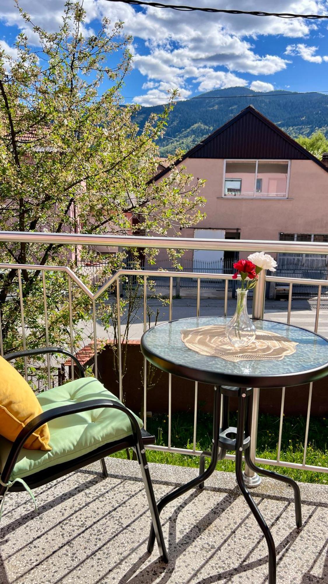 Guest House Bosnian House Hrasnica エクステリア 写真