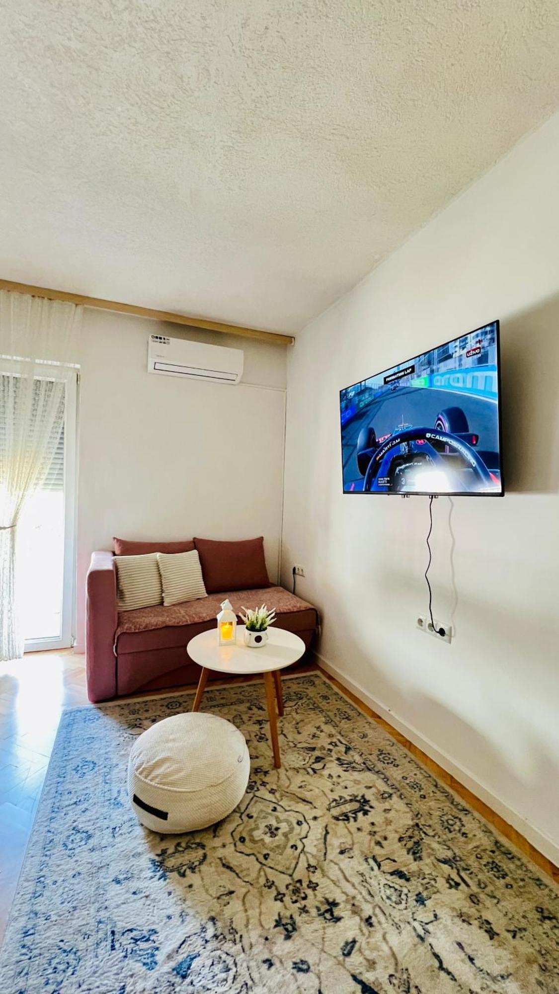 Guest House Bosnian House Hrasnica エクステリア 写真